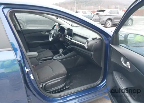 2019 Kia Forte Lxs z USA, uszkodzony, nr VIN 3KPF24AD2KE117828